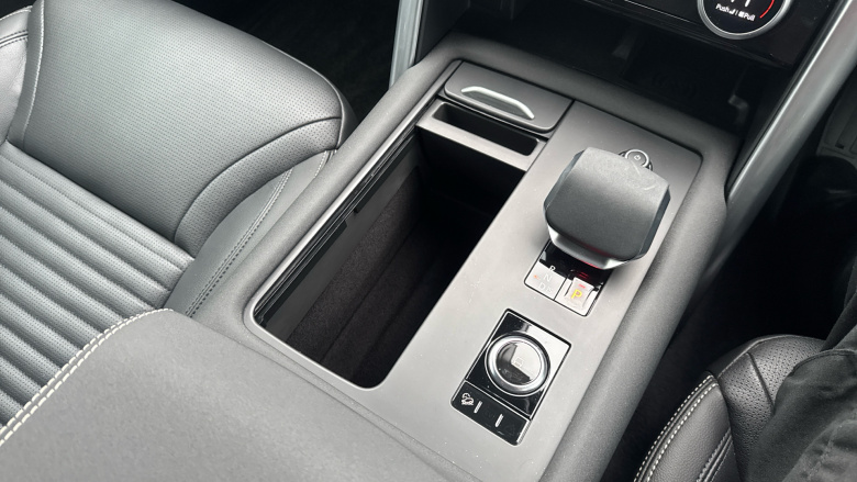 Land Rover Discovery 3.0 D350 Dynamic SE 5dr Auto Diesel Station Wagon